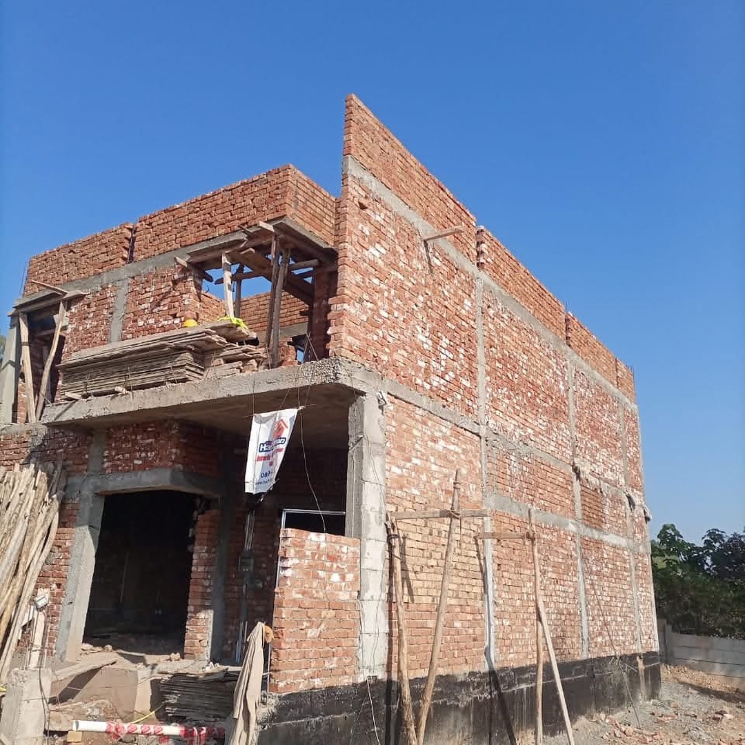 Grey structure view before plaster works